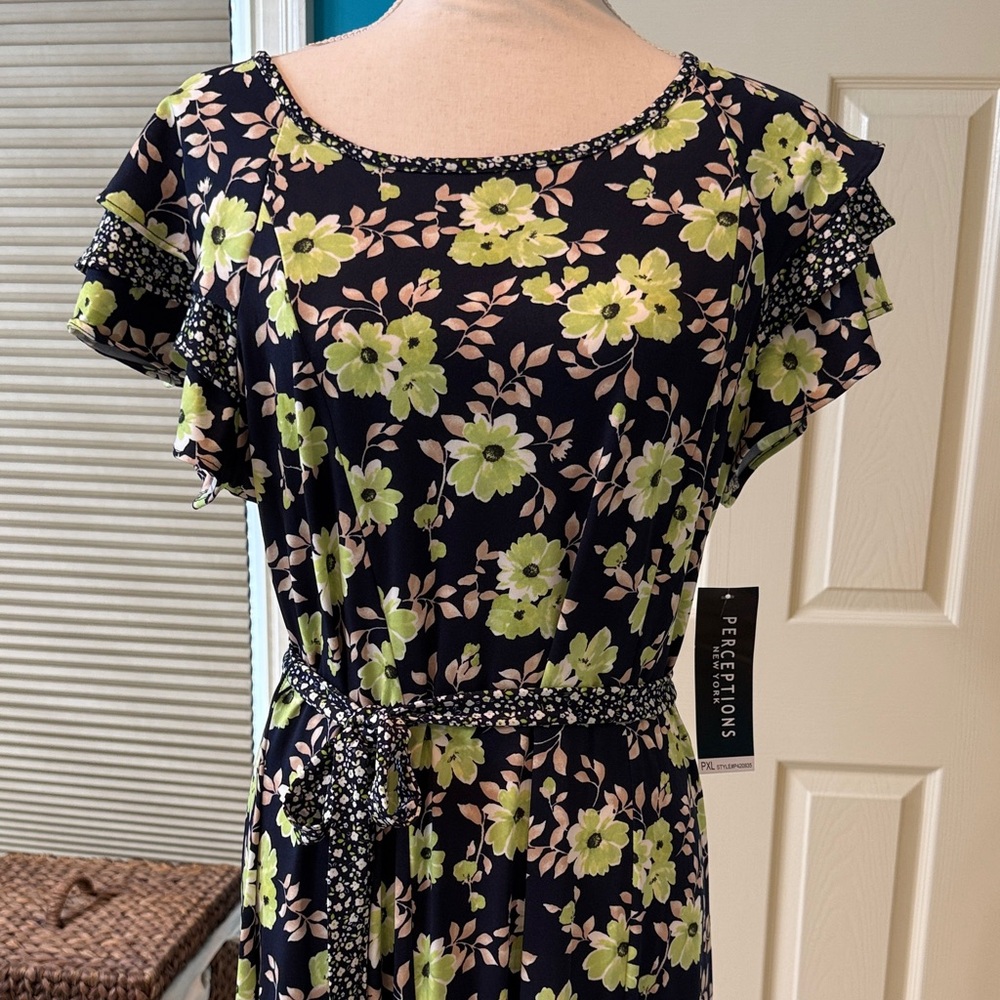 SALE☘️Perceptions Navy and Yellow Floral Midi Dress